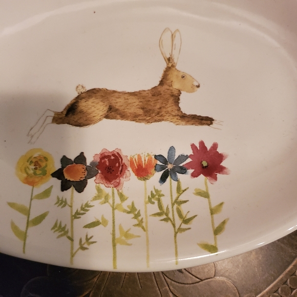 Rae Dunn Stoneware BUNNY RABBIT Flowers Spring Eas - Picture 4 of 6